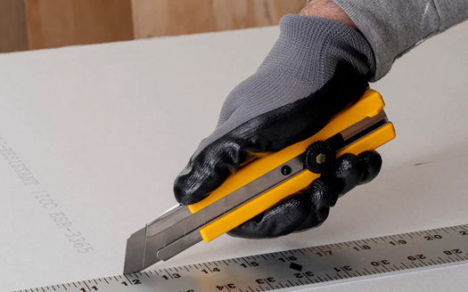 Cách chính xác để sử dụng một con dao tiện ích